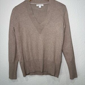 Banana Republic Silk Blend V-Neck Sweater in Taupe Medium